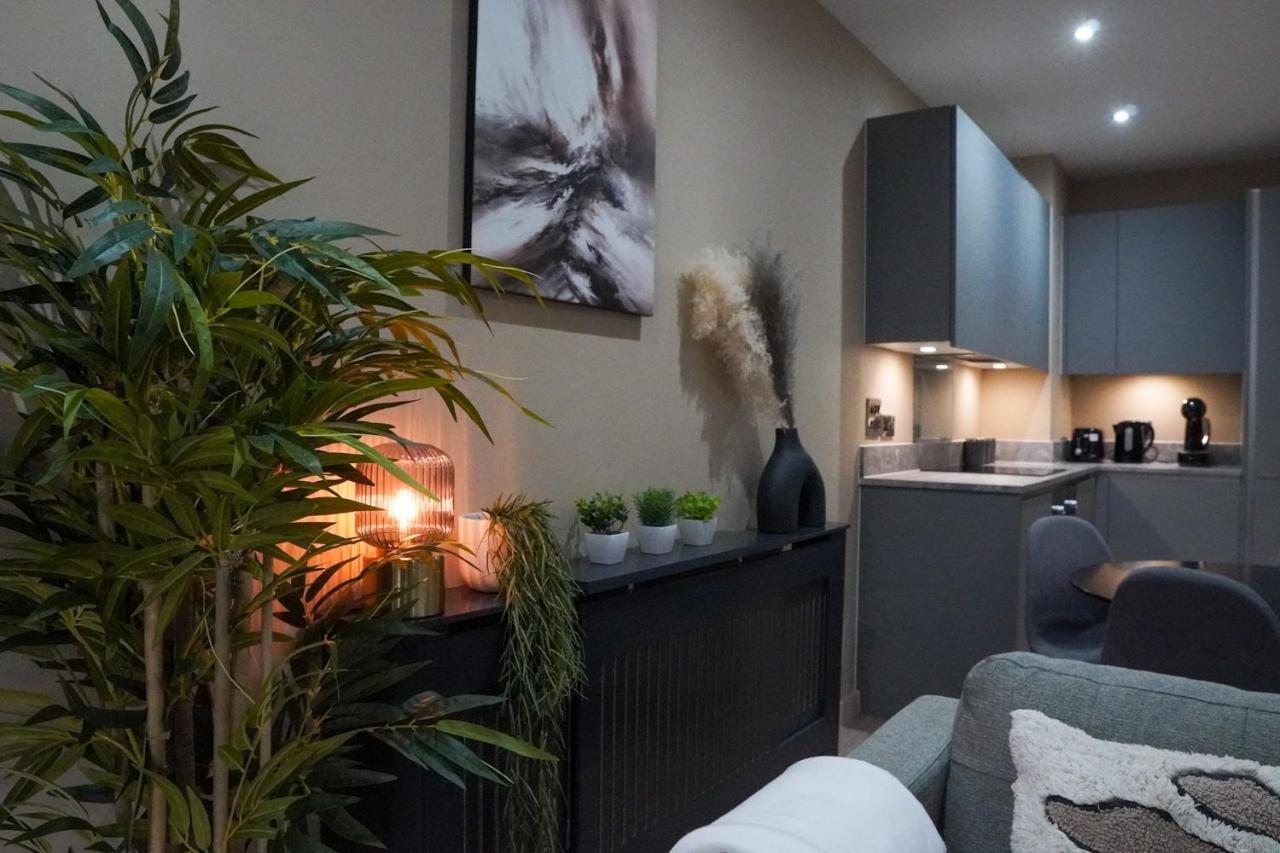M1 Townhouse - Free Parking & Apartment *